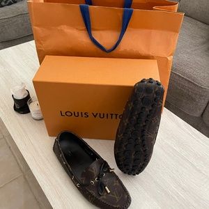 AUTHENTIC LOUIS VUITTON SHOES SIZE 39